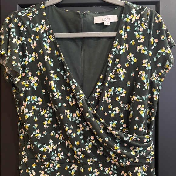 Ann Taylor LOFT Wildflower Flutter Wrap Dress Size 8 Floral Print - Picture 4 of 8